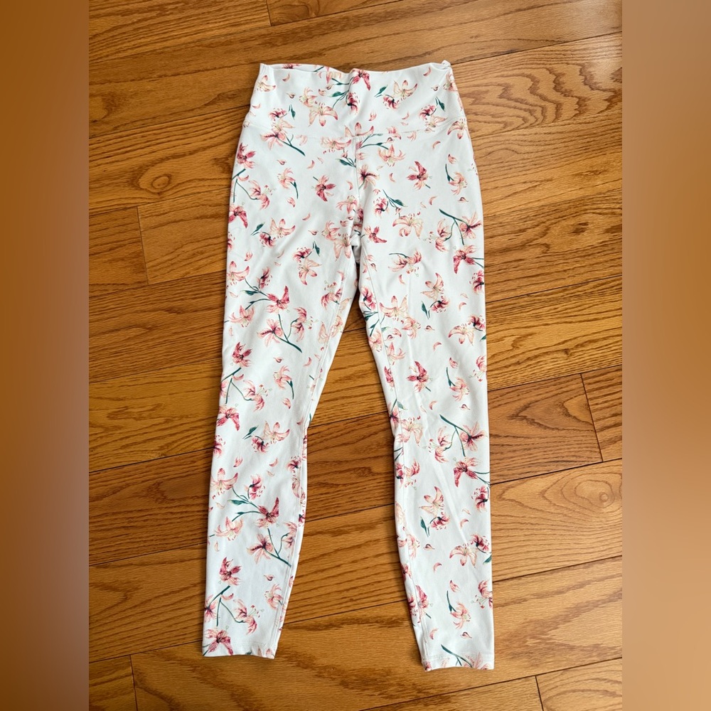 Fabletics White Floral High-Waisted Leggings – Size Small
